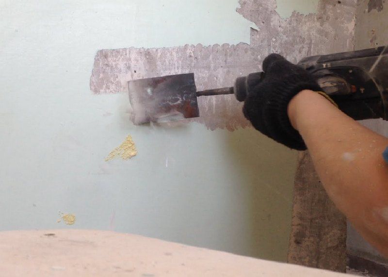 Как снять краску с бетонных стен: 3 основных способа