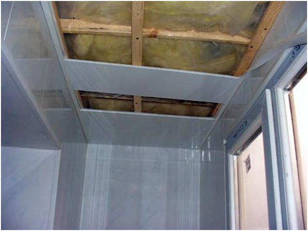 Потолок из пластиковых панелей своими руками: фото, видео монтажа