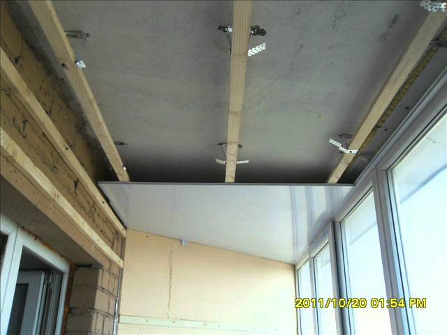 Потолок на балконе своими руками - из пвх панели, гипсокартона, натяжного потолка (+фото)