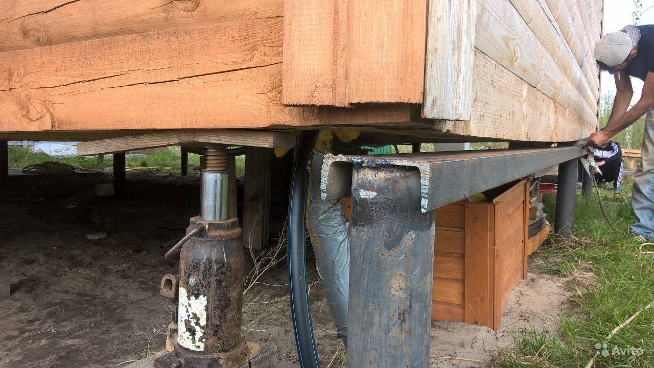 Замена свай и фундамента на сваи под деревянным домом