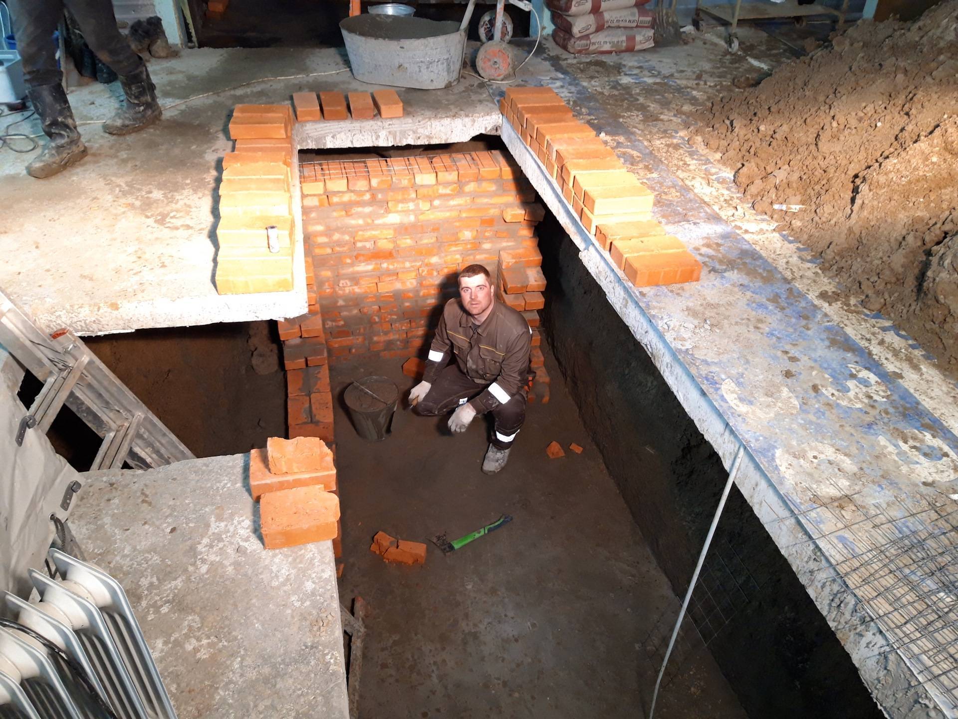 Смотровая яма в гараже своими руками: размеры по гост, пошаговая инструкция - строительство и ремонт