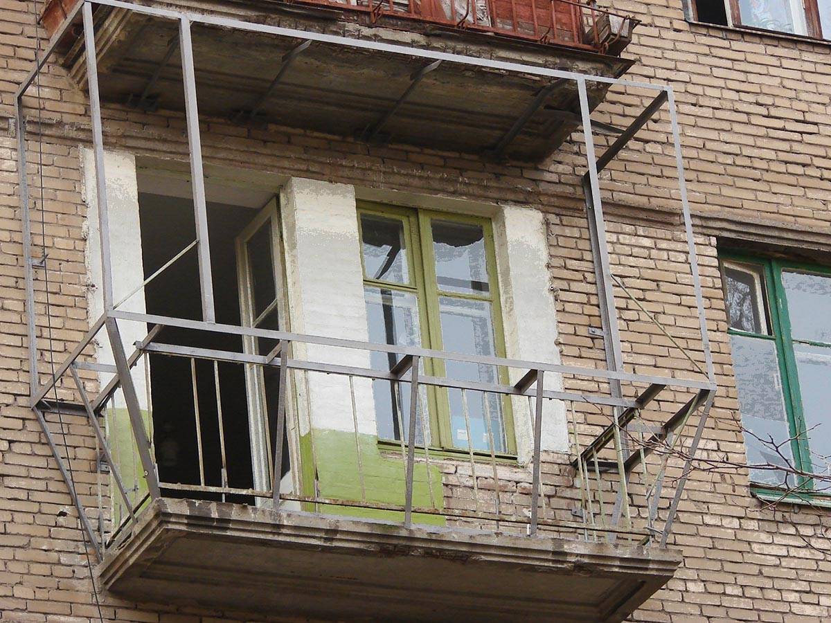 Варианты остекления балкона в хрущевке | эконом-балкон.ру