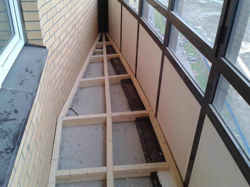 Пол на балконе: выбор материала и инструкция по монтажу
